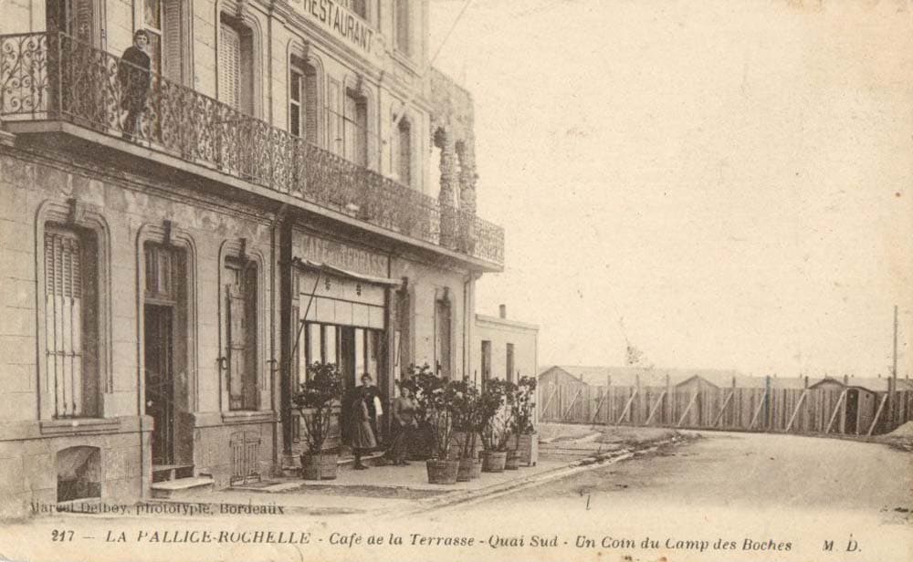 Un Café de la Terrasse à La Pallice-Rochelle