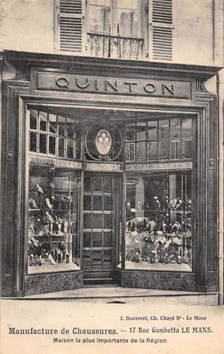 Devanture de la Maison Quinton sur une carte postale ancienne