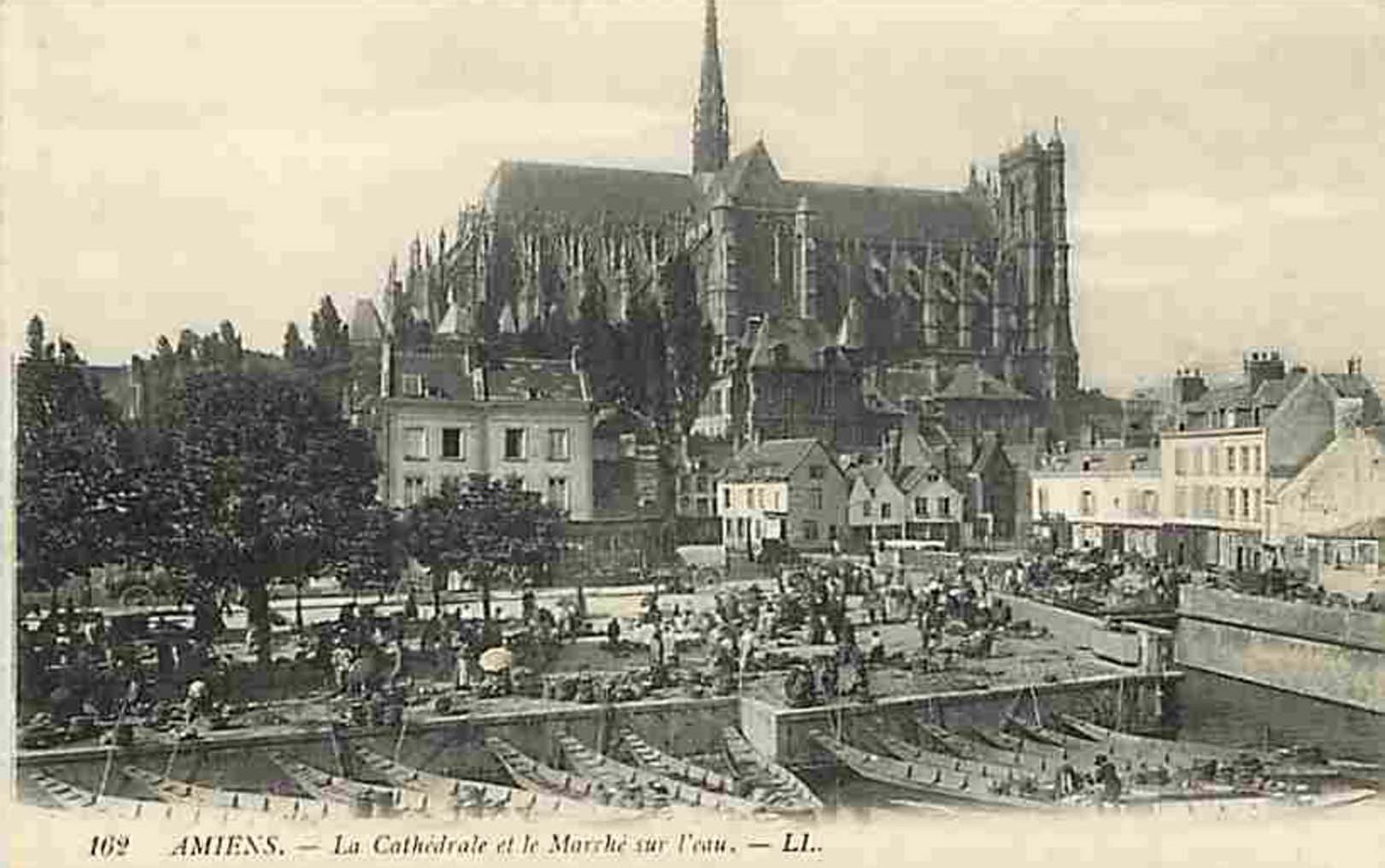 Amiens (80000 - Somme) - La Cathédrale et le Marché sur l'eau