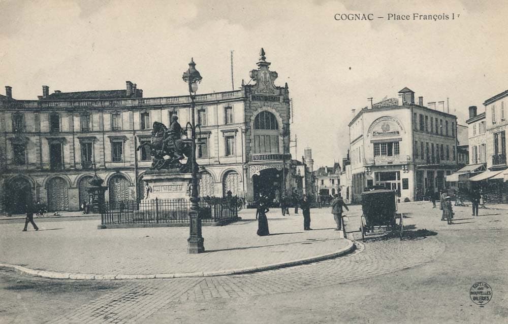 Cognac (16100 - Charente) - La Place François 1er