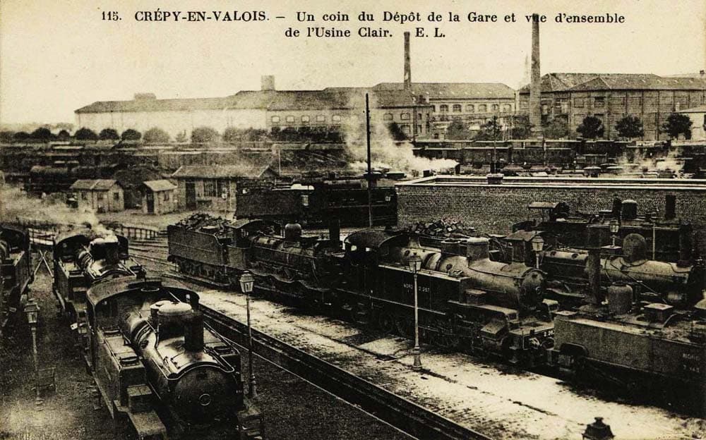 Crépy-en-Valois (60800 - Oise) - Un coin du Dépôt de la Gare et vue d'ensemble de l'Usine Clair.