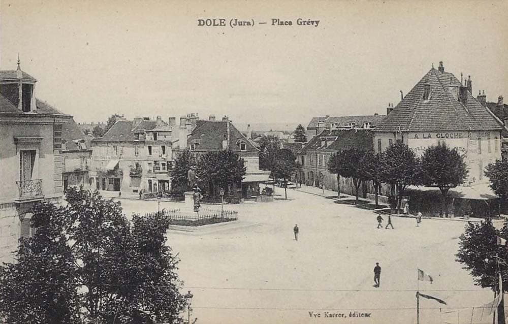 Dole (39100 - Jura) - La Place Grévy.