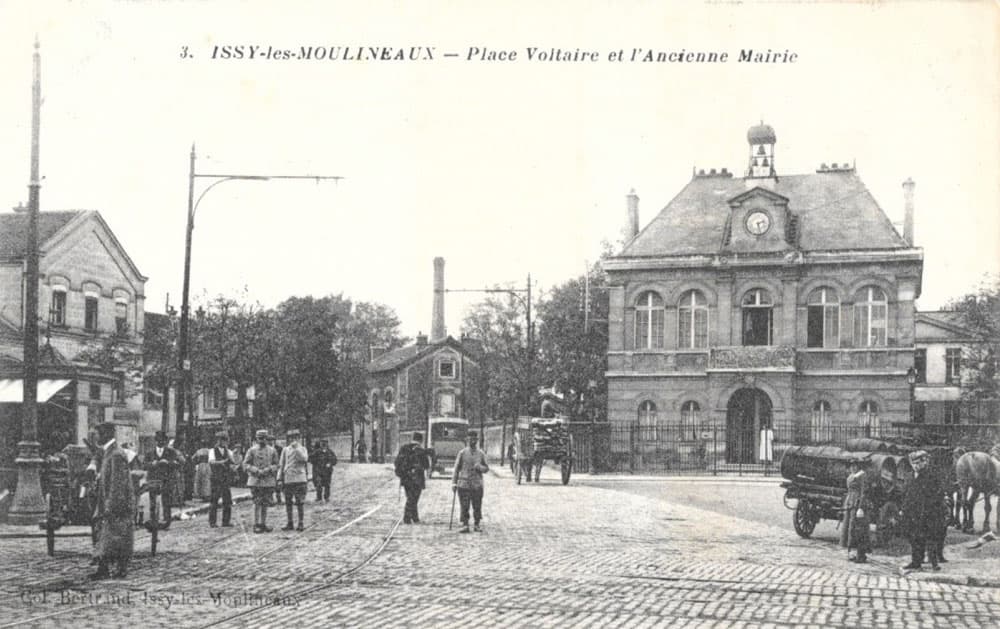 Issy-les-Moulineaux (92130 - Hauts-de-Seine) - Place Voltaire et Ancienne Marie