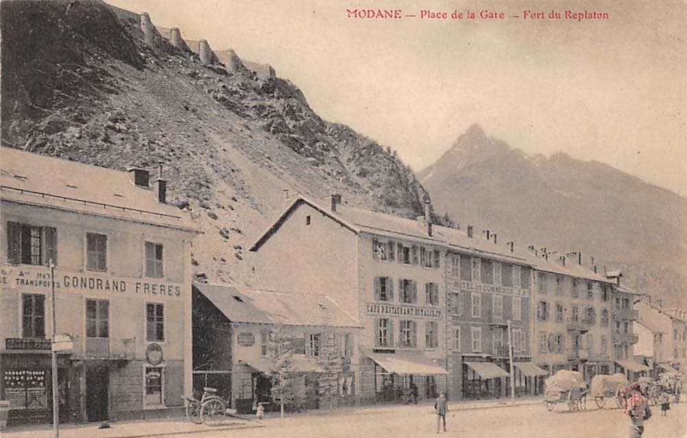 Modane (73500 - Savoie) - Place de la Gare - Fort Replaton