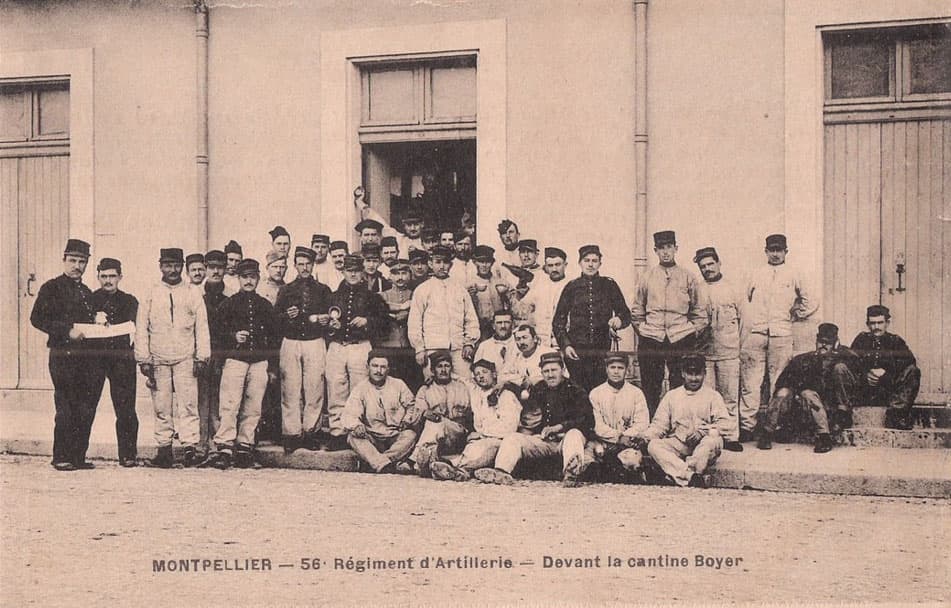 Montpellier - 56e Rgiment d'Artillerie - Devant la Cantine Boyer