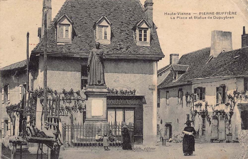 Pierre-Buffière (87260 - Haute-Vienne) - Place et Statue de Dupuyfren