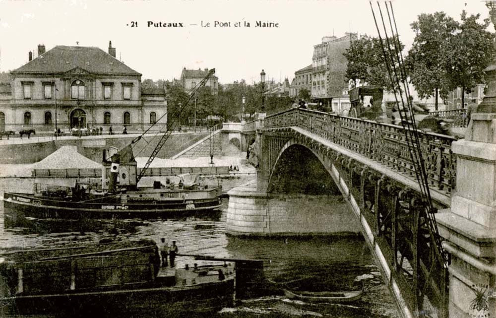 Puteaux (92800 - Hauts-de-Seine) - Le Pont et la Mairie