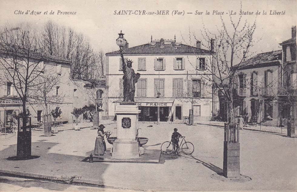 Saint-Cyr-sur-Mer (83270 - Var) - Sur a Place - La Stautue de la Libert