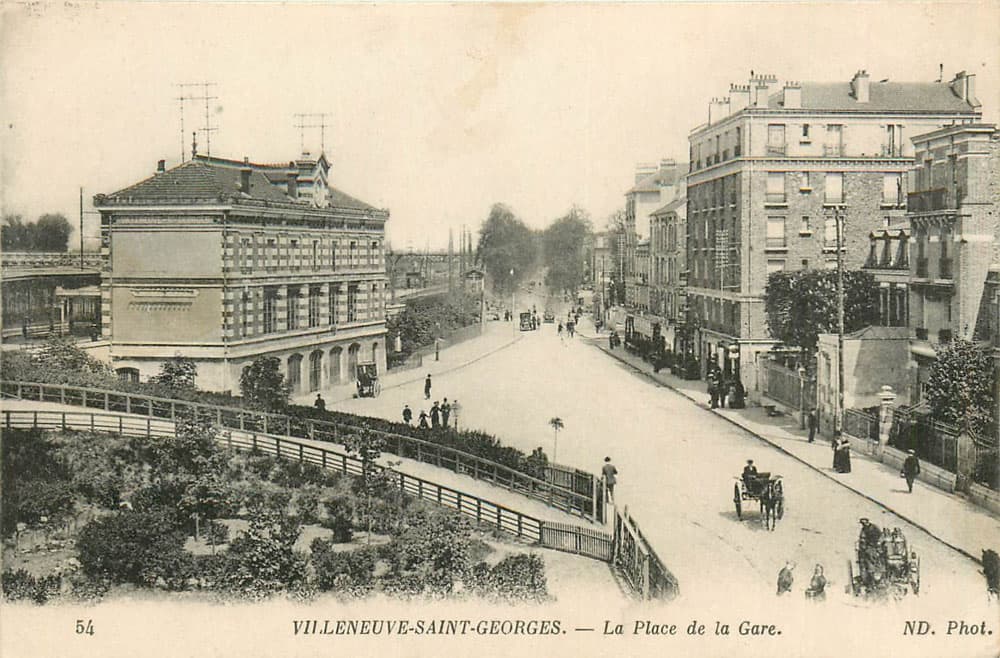 Villeneuve-Saint-Georges (94190 - Val-de-Marne) - La Place de la Gare