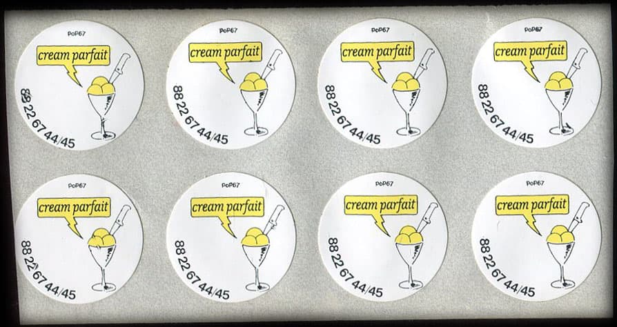 Fragment de feuille d'impression portant encore 8 autocollants Cream Parfait - 88.22.67.44/45