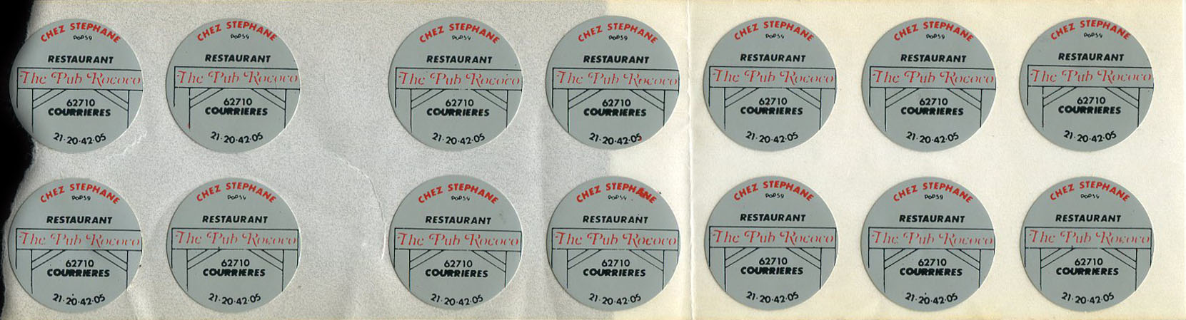 Fragment de feuille d'impression portant 14 autocollants Chez Stéphane - Restaurant - The Pub Rococo - 62710 Courrières - 21.20.42.05